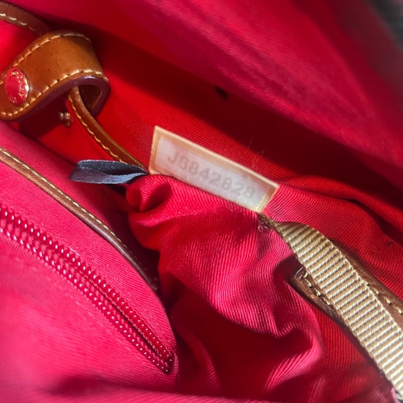 Pre Loved Dooney and Burke - Picture 9 of 10